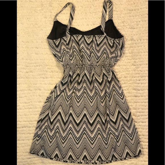 Aztec print dress - Picture 2 of 3